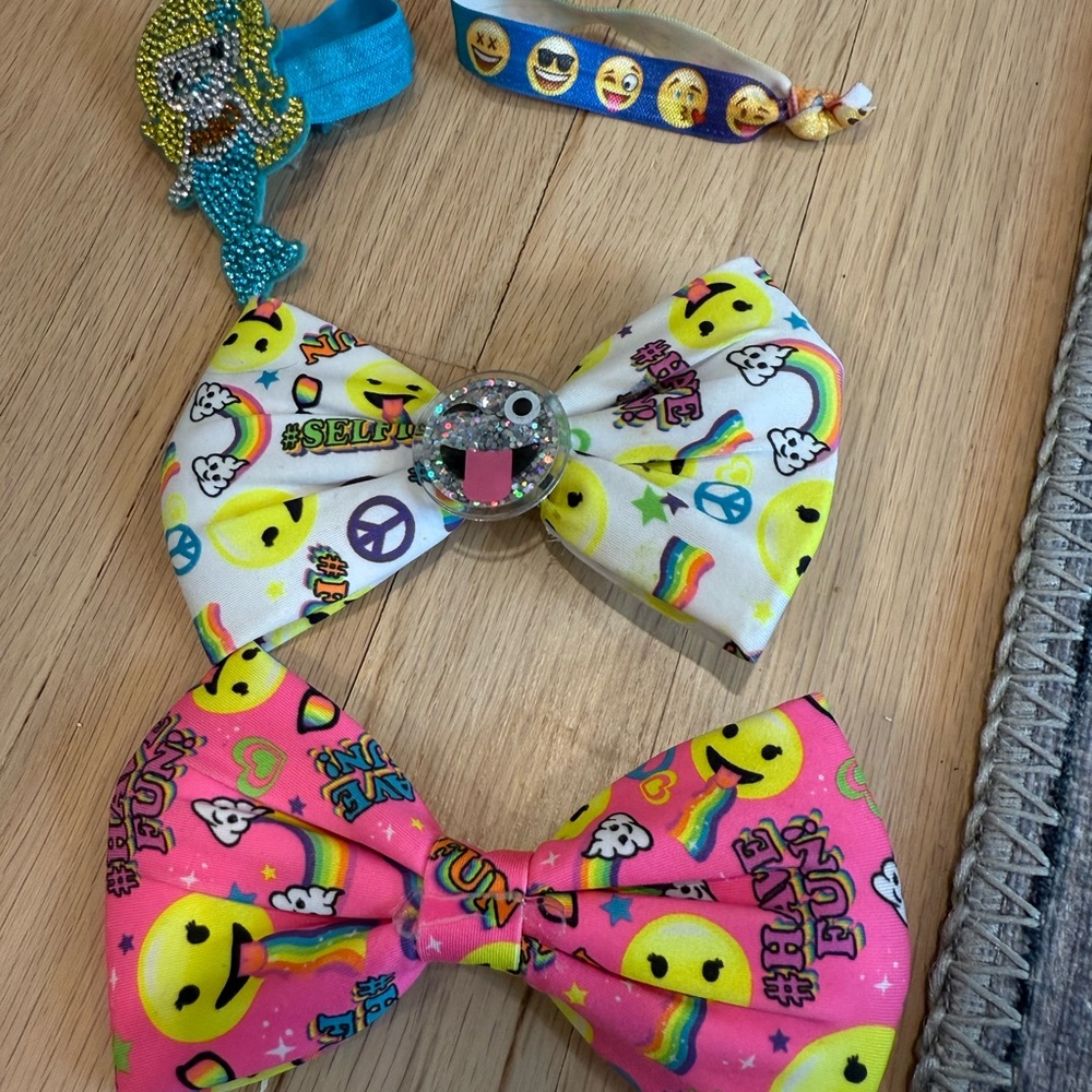 Colorful Emoji Hair Bow Set